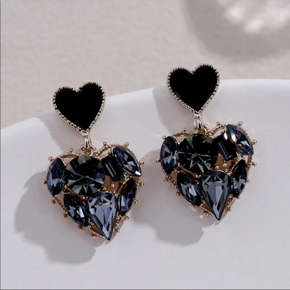 Black 🖤Crystal Heart Statement Earrings♠️